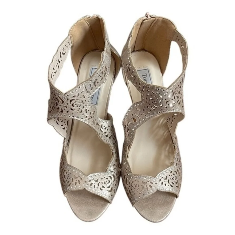 Touch Ups Margot Gold Beige Perforated Heeled Sandals Women’s Size 8.5